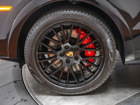 Certified 2023 Porsche Cayenne GTS AWD/4WD image 13