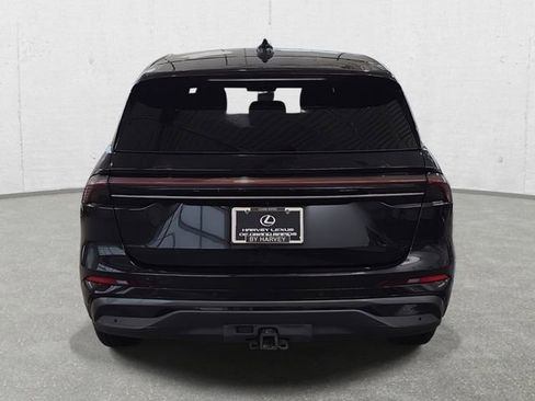 Used 2024 Lincoln Nautilus Premier w/ Jet Appearance Package AWD/4WD image 6