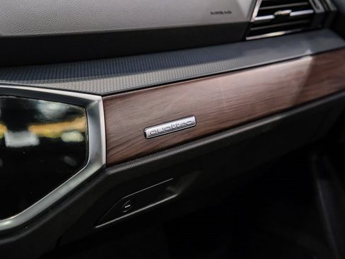 Used 2020 Audi Q3 2.0T Premium Plus w/ Premium Plus Package image 29