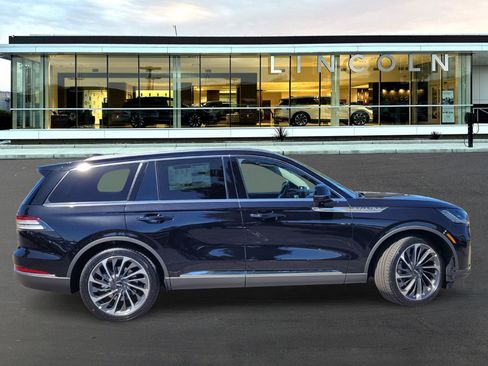 New 2026 Lincoln Aviator Reserve image 3
