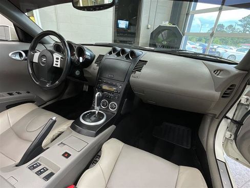 Used 2004 Nissan 350Z Touring RWD image 22