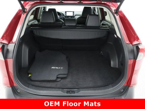 Certified 2024 Toyota RAV4 XLE Premium image 33