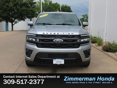Used 2023 Ford Expedition Limited AWD/4WD image 4