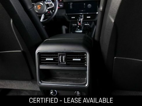 Used 2022 Porsche Cayenne Coupe image 14