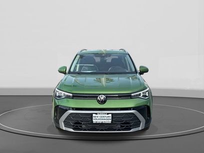 New 2025 Volkswagen Taos SE