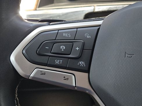 Used 2024 Volkswagen Atlas SE AWD/4WD image 20