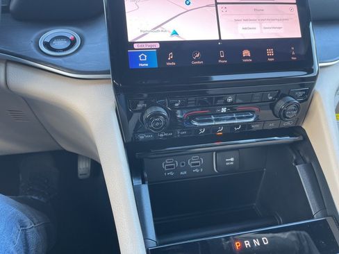 New 2025 Jeep Grand Cherokee Limited image 23