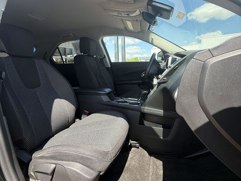 Used 2017 Chevrolet Equinox LT w/ Convenience Package FWD image 8