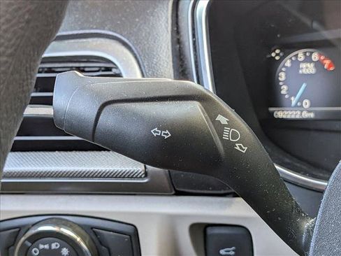 Used 2017 Ford Fusion SE w/ Fusion SE Technology Package image 9