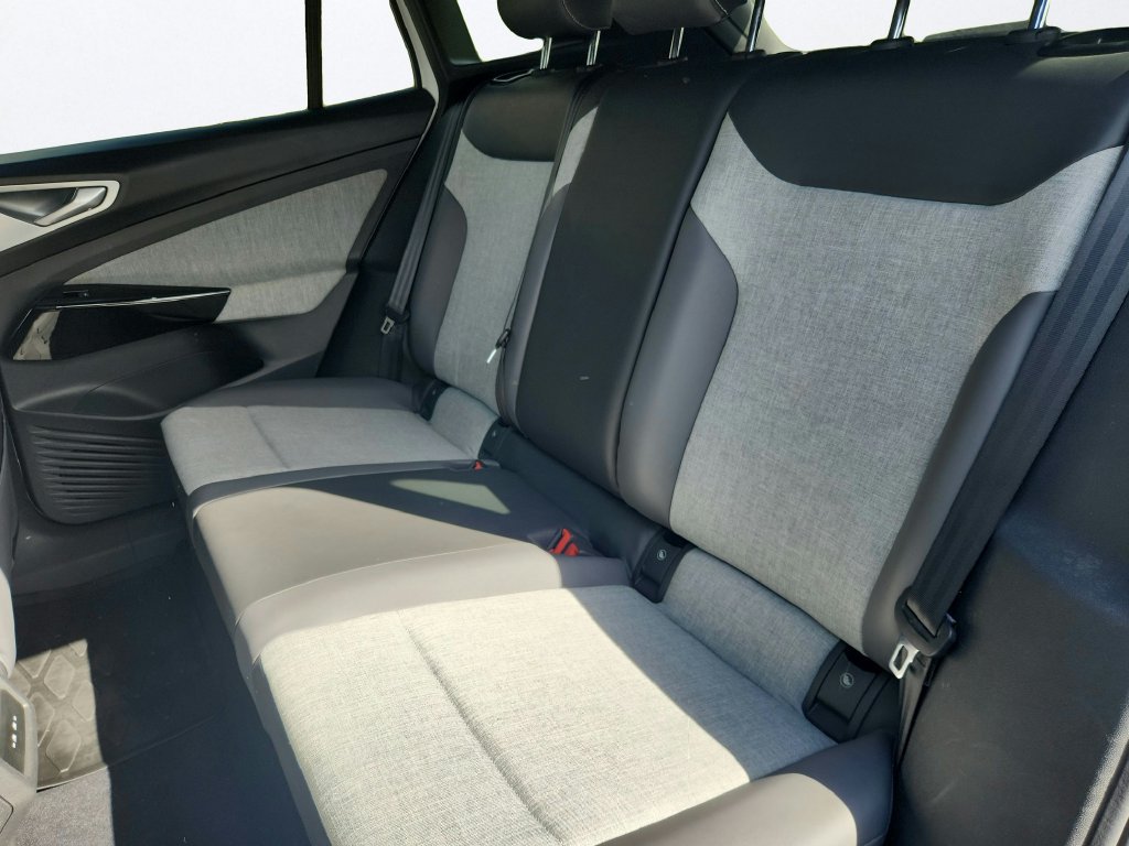 Certified 2023 Volkswagen ID.4 Pro AWD/4WD image 21