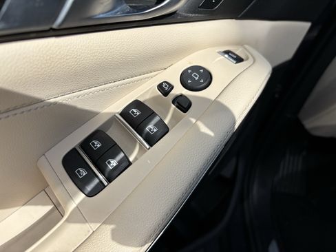 Used 2022 BMW X5 sDrive40i w/ Luxury Seating Package RWD image 15