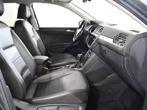 Used 2018 Volkswagen Tiguan SE AWD/4WD image 10