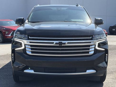 Used 2022 Chevrolet Suburban High Country RWD image 9