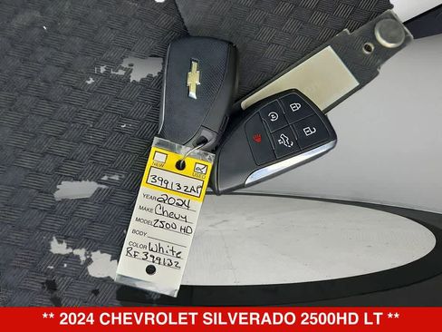 Used 2024 Chevrolet Silverado 2500 LT AWD/4WD image 36