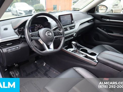 Used 2025 Nissan Altima 2.5 SR FWD image 10