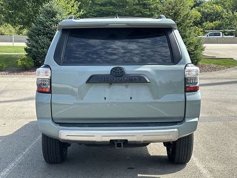 Used 2023 Toyota 4Runner TRD Off-Road Premium w/ Off Road Premium Plus Package AWD/4WD image 4
