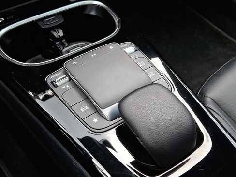 Certified 2022 Mercedes-Benz CLA 250 4MATIC image 16
