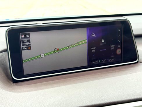 Used 2017 Lexus RX 450h AWD image 31