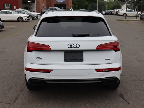 Used 2024 Audi Q5 e Premium Plus w/ Premium Plus Package image 6