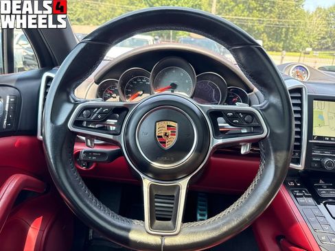 Used 2016 Porsche Cayenne S w/ Premium Plus Package AWD/4WD image 14