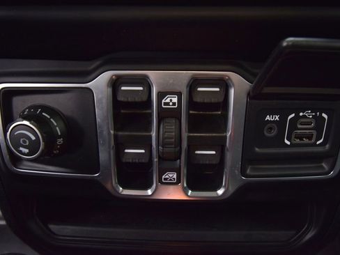 Used 2023 Jeep Wrangler Unlimited Sport image 34