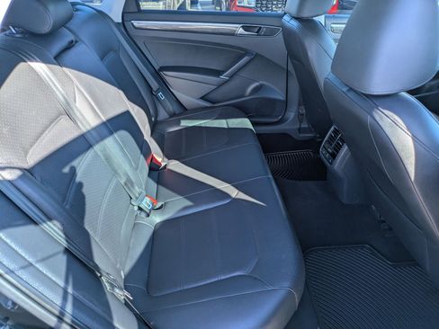 Used 2017 Volkswagen Passat 1.8T SE image 24