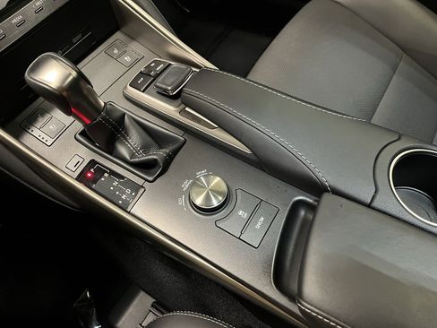 Used 2018 Lexus IS 300 image 7