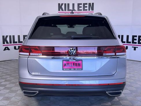 Used 2025 Volkswagen Atlas SE image 6