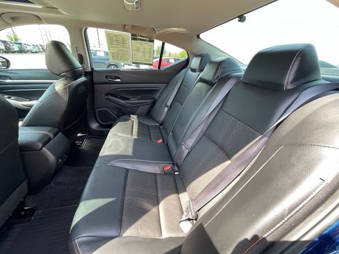 Used 2024 Nissan Altima 2.5 SR w/ SR Premium Package FWD image 25