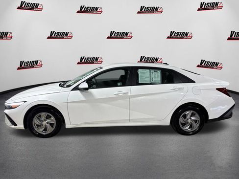 New 2025 Hyundai Elantra SE FWD image 8