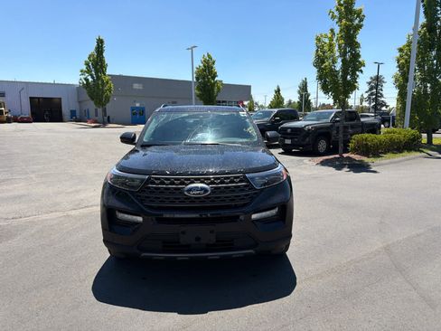 Used 2023 Ford Explorer XLT w/ Equipment Group 202A AWD/4WD image 2