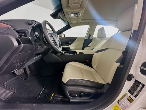 Used 2023 Lexus ES 350 w/ Premium Package FWD image 13
