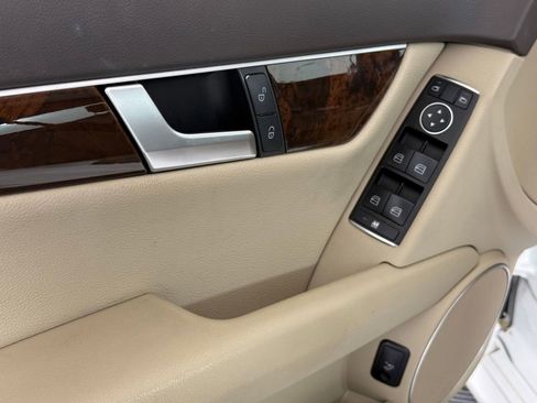 Used 2014 Mercedes-Benz C 250 Luxury image 14