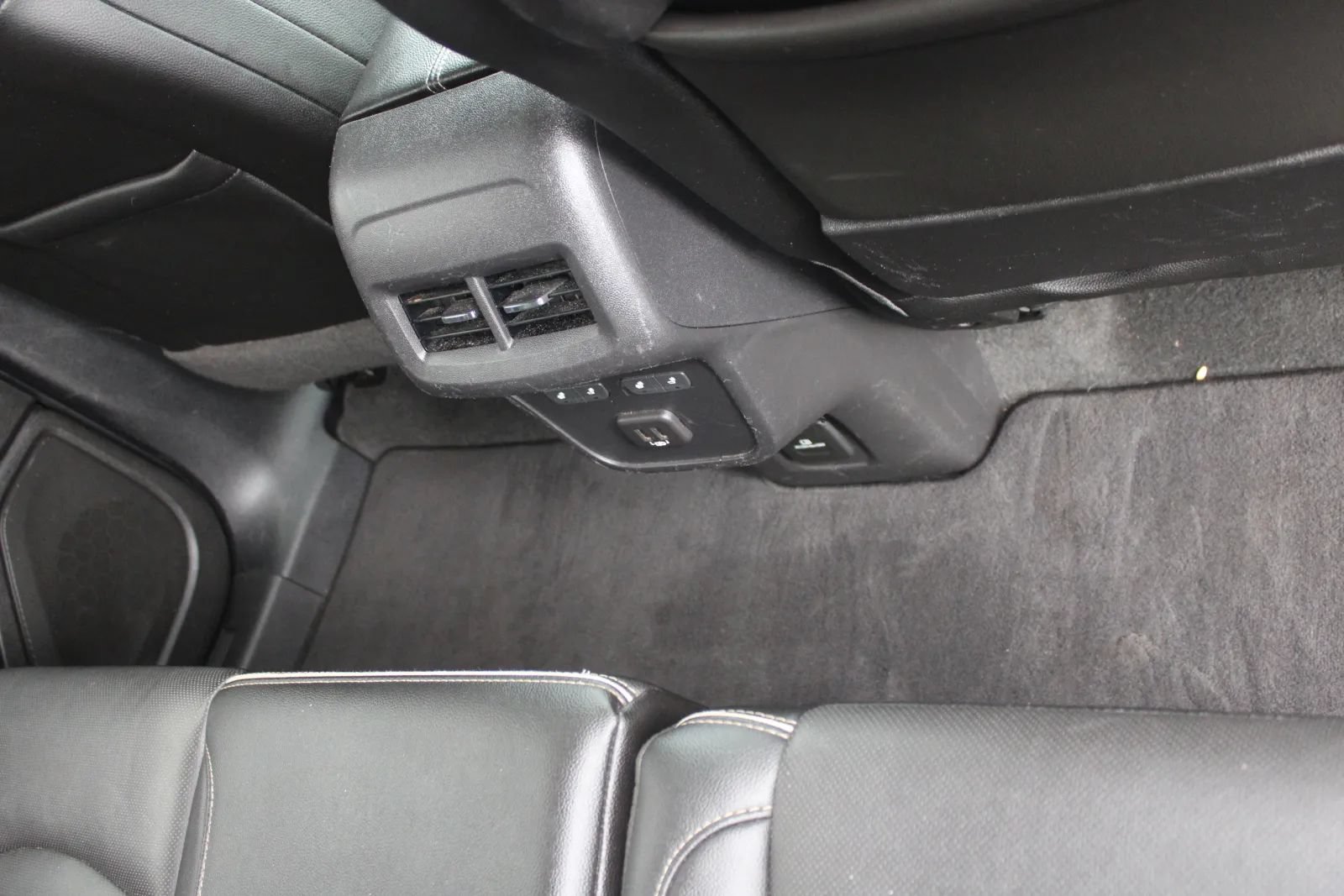 Used 2019 GMC Terrain Denali w/ Advanced Safety Package FWD image 25