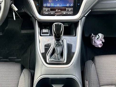 Used 2024 Subaru Outback Premium image 15