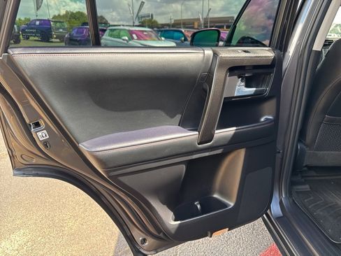 Used 2021 Toyota 4Runner TRD Off-Road Premium image 28