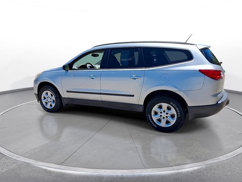 Used 2011 Chevrolet Traverse LS FWD image 5
