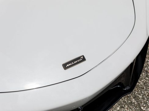 Used 2025 McLaren Artura Spider RWD image 20