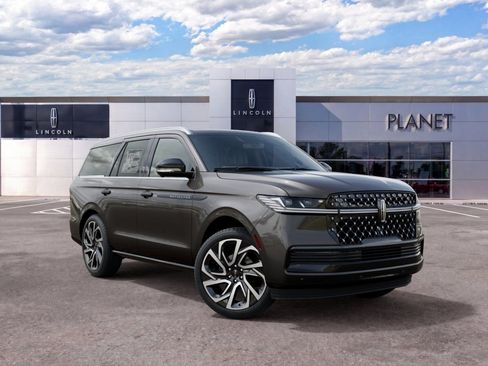 New 2027 Lincoln Navigator Black Label AWD/4WD image 4