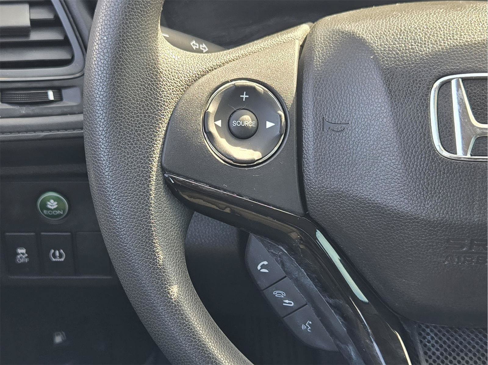 Used 2016 Honda HR-V LX image 25