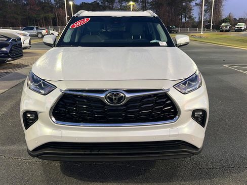 Used 2024 Toyota Highlander Limited image 9