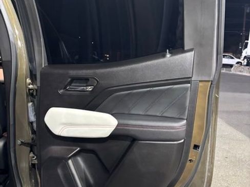 Used 2024 GMC Canyon AT4X image 27