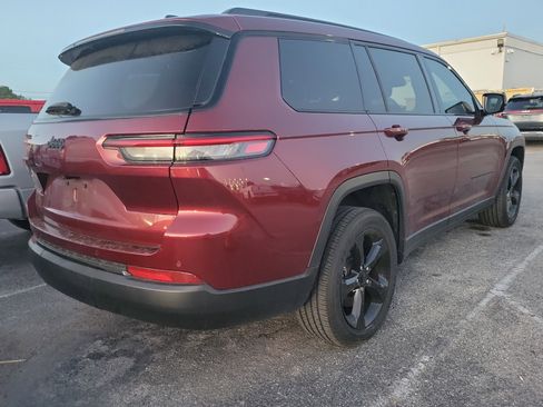 Used 2023 Jeep Grand Cherokee L Laredo image 5