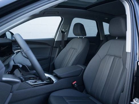 New 2025 Audi Q5 Premium image 8