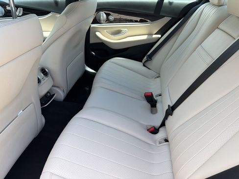 Used 2019 Mercedes-Benz E 300 image 19