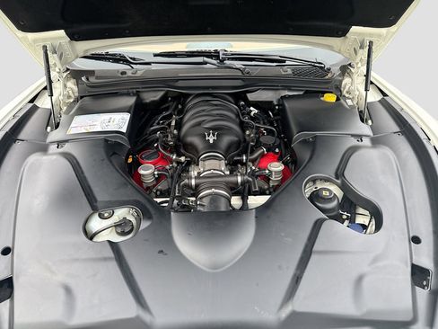 Used 2015 Maserati GranTurismo MC image 29