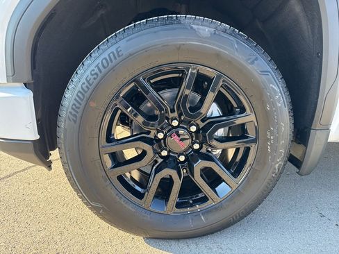 New 2026 GMC Sierra 1500 Elevation image 32