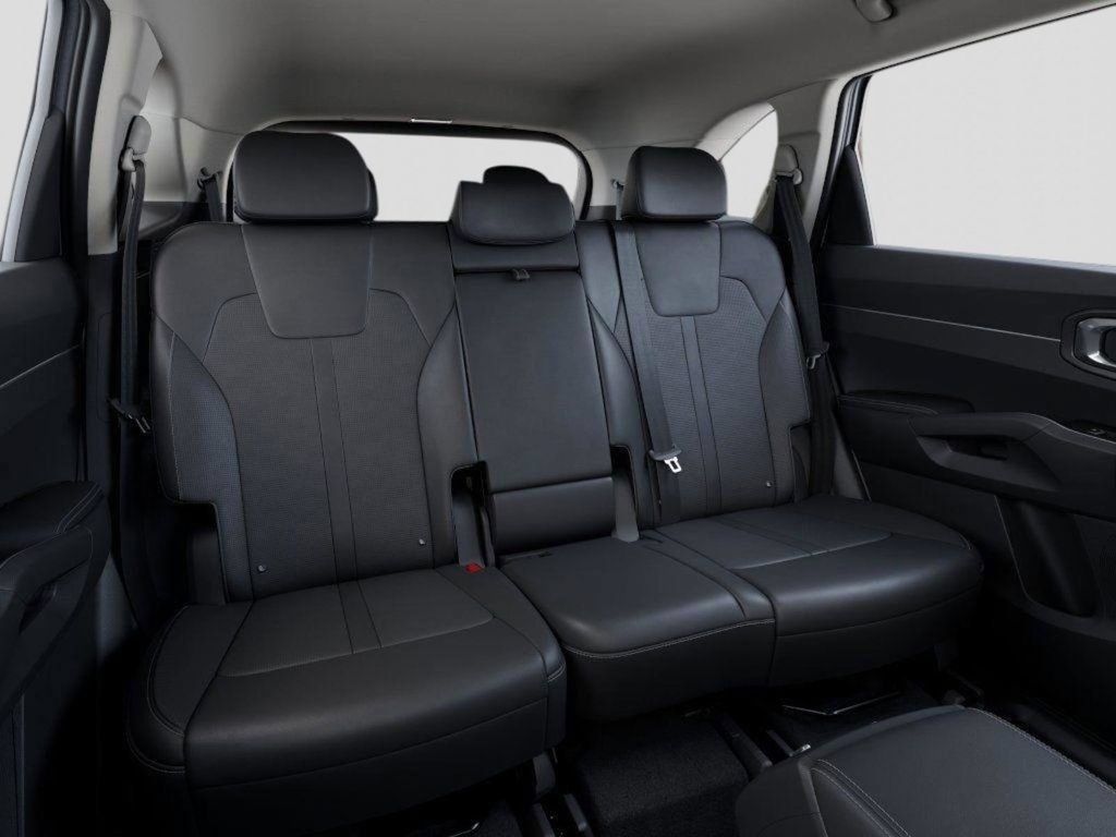 Used 2025 Kia Sorento S AWD/4WD image 16