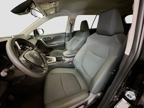 Used 2025 Toyota RAV4 LE image 13