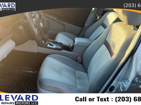 Used 2012 Toyota Camry L image 12
